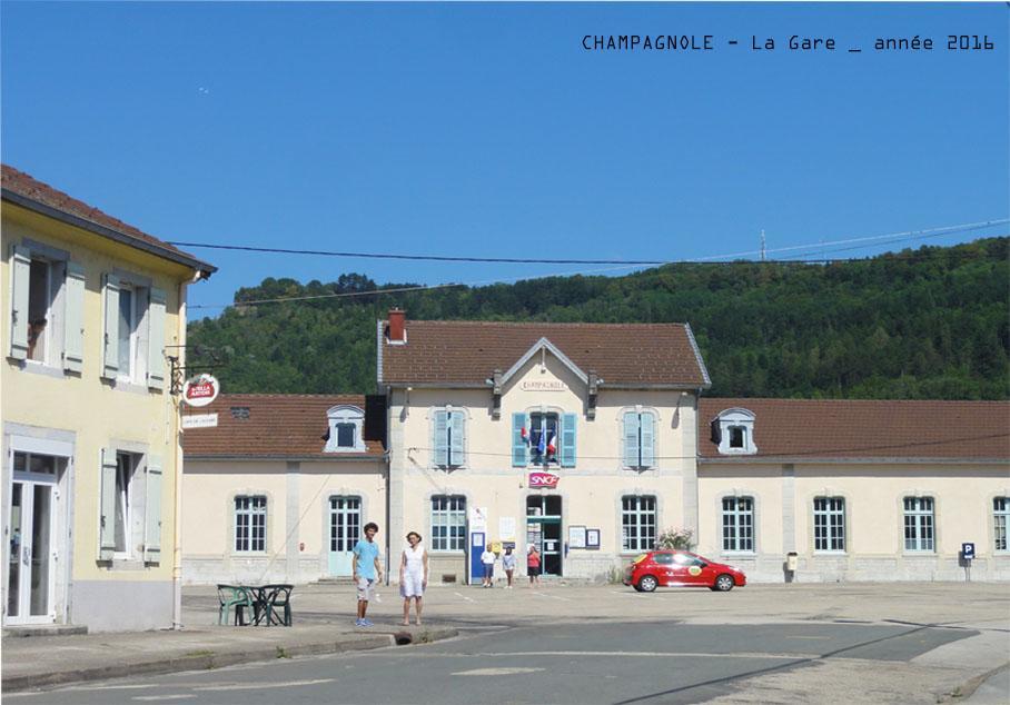 Cafe Hotel De La Gare Champagnole Exterior foto