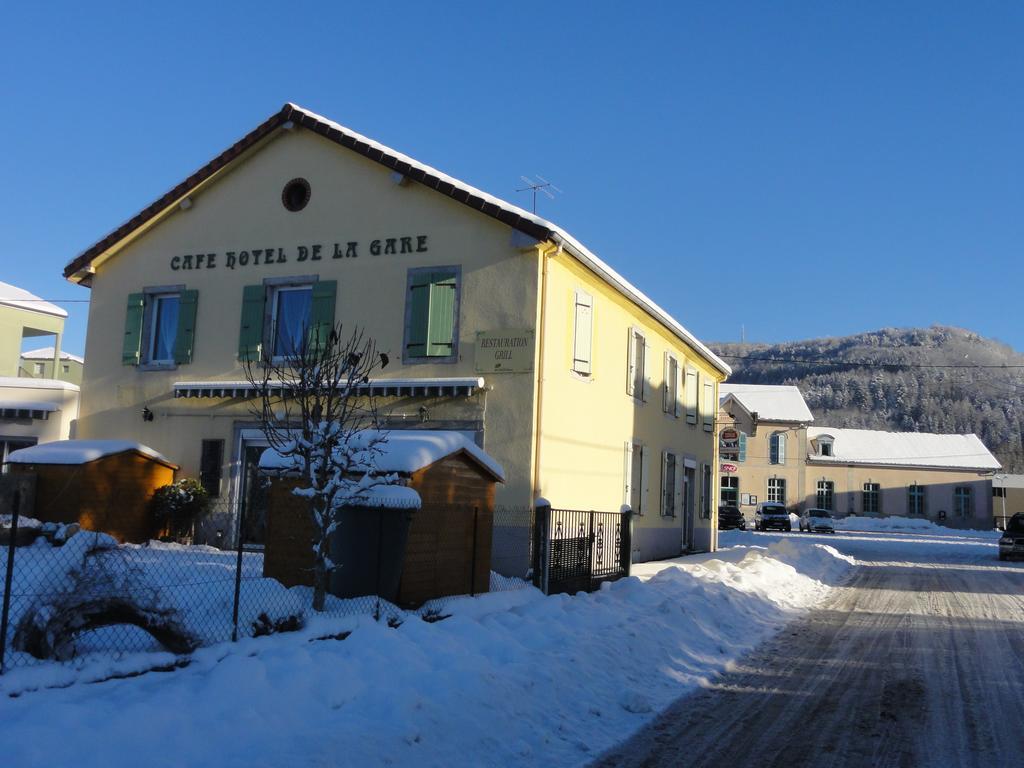 Cafe Hotel De La Gare Champagnole Exterior foto